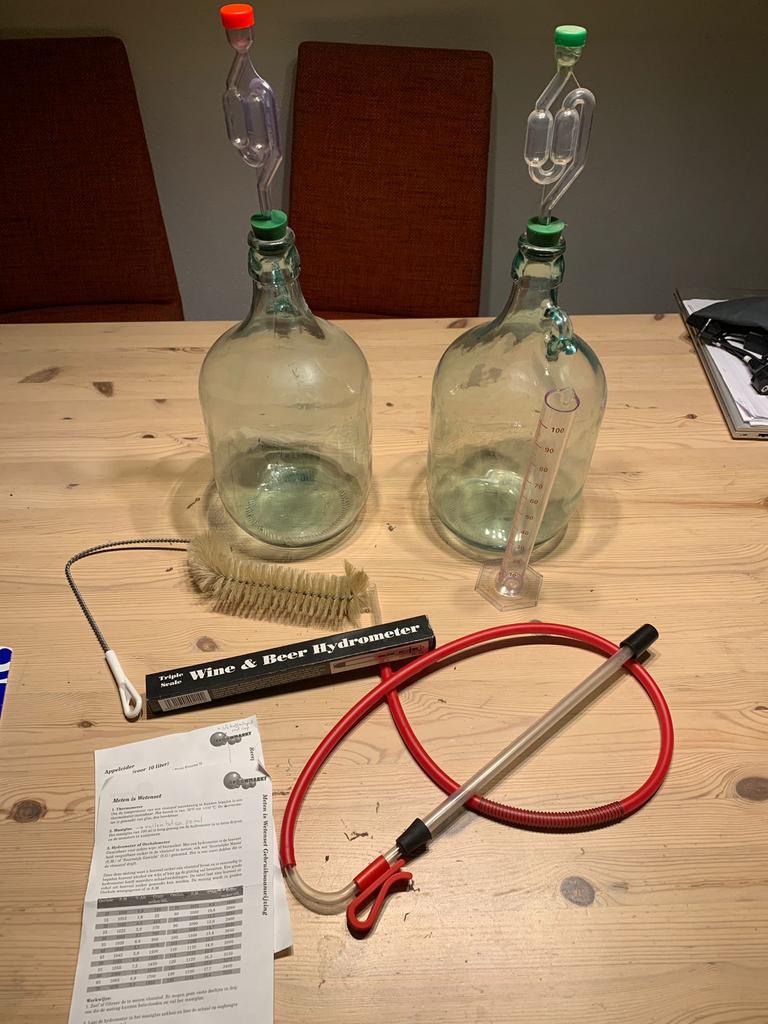 Wijn maak set: hygrometer, hevel, 2 flacons met waterslot, Ophalen, Gebruikt