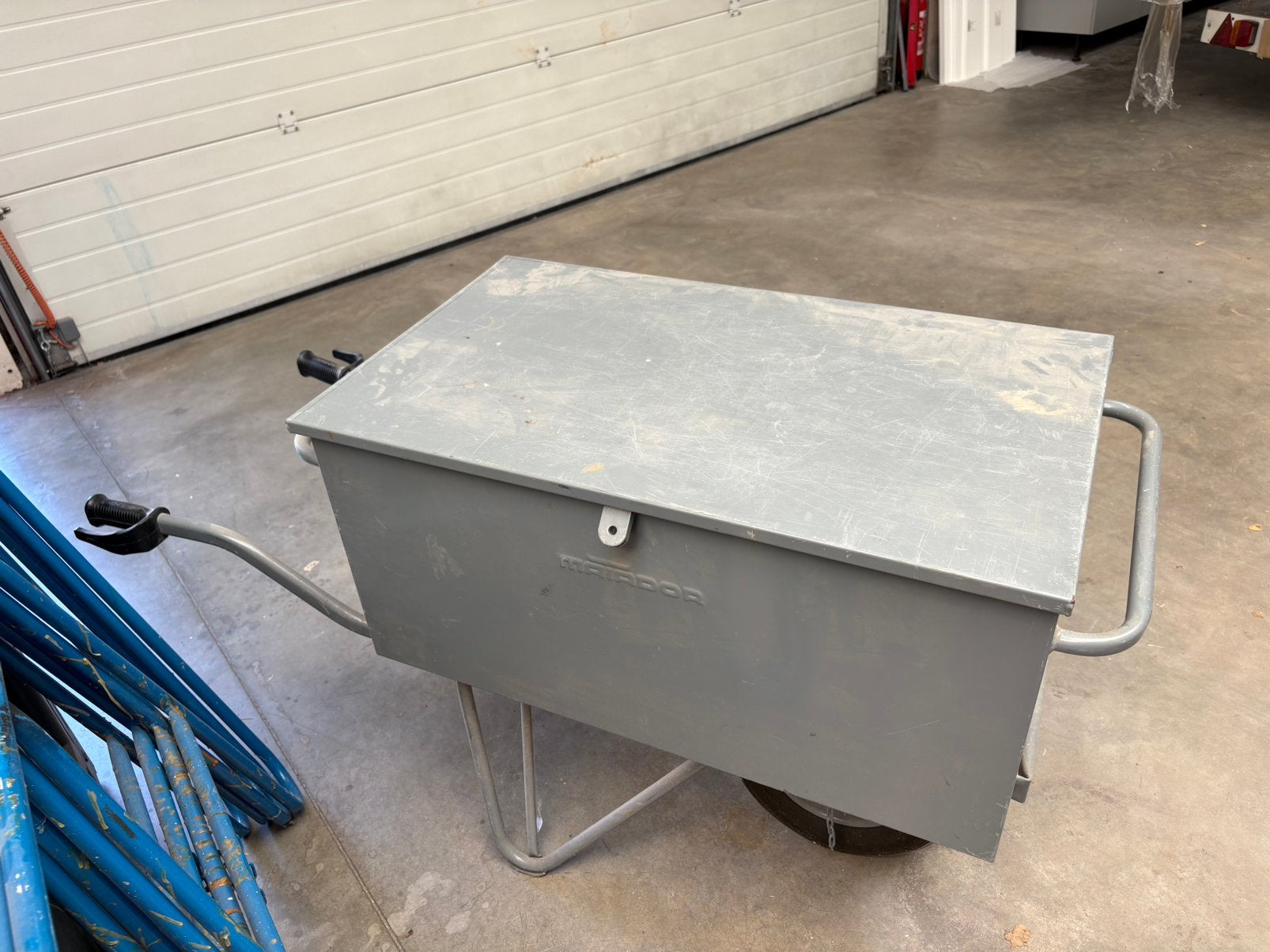 afsluitbare gereedschaps- of materiaalwagen / kruiwagen, Ophalen, Gebruikt