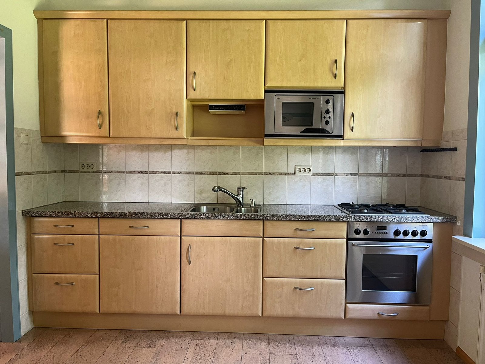 Complete houten keuken met stenen werkblad – zelf demonteren, Huis en Inrichting, Ophalen, Gebruikt, Bruin, Overige typen