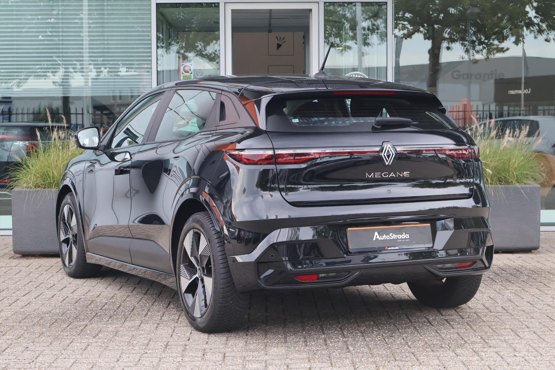 Renault Mégane E-Tech EV60 Evolution 220pk Optimum Charge S, Auto's, Dealer onderhouden, Stof, Met garantie (alle), Zwart