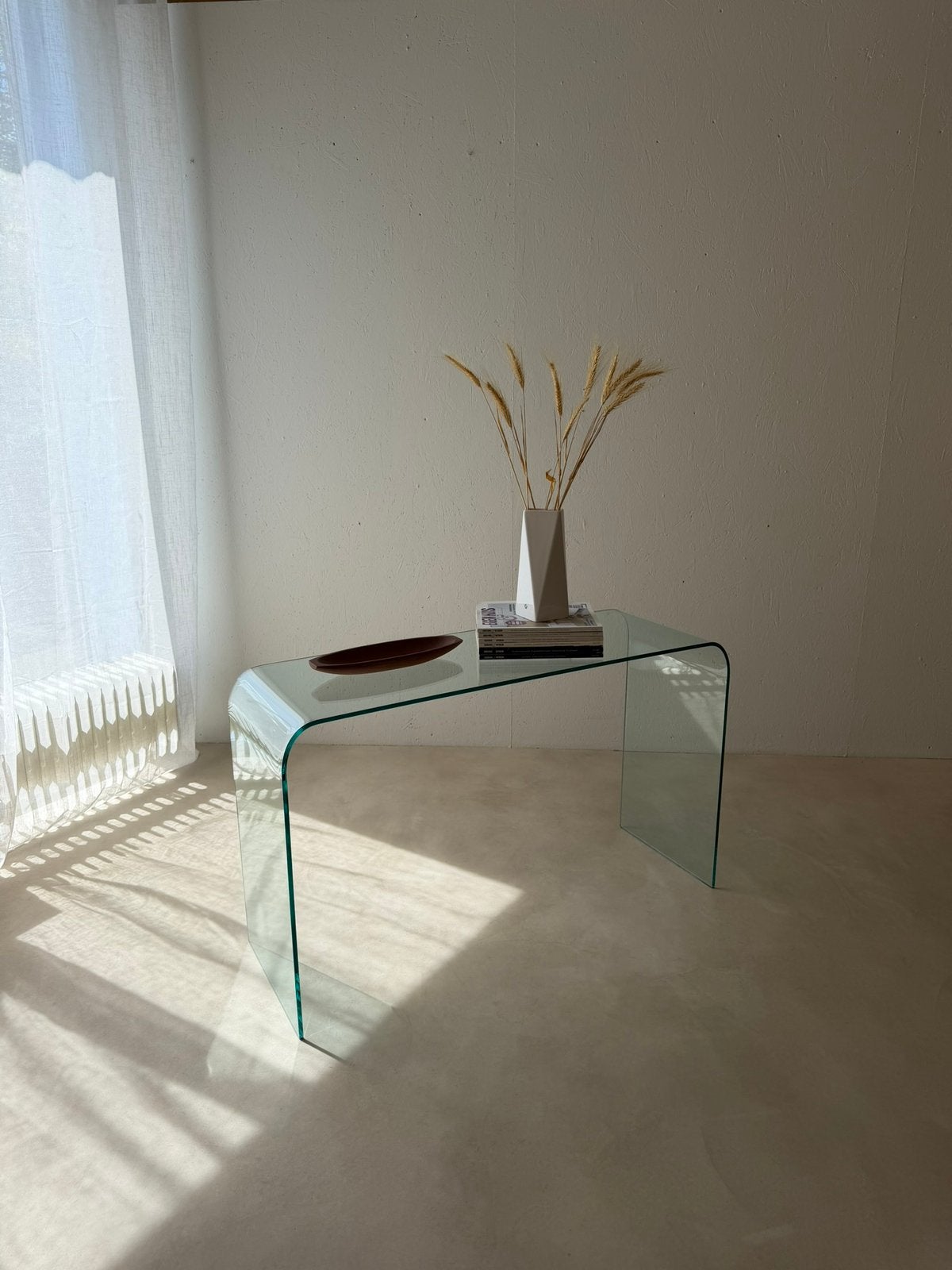 Italiaanse glazen sidetable jaren 80 gebogen glas, Ophalen of Verzenden