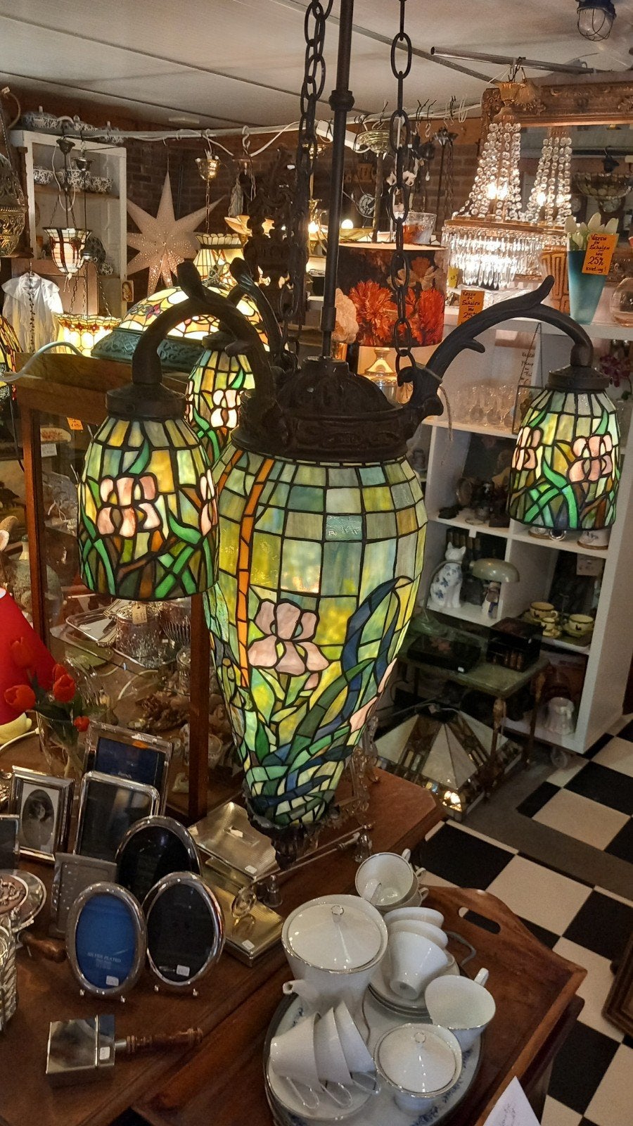 Jugendstil Tiffany hanglamp met 3 zijkelken, Antiek en Kunst, Antiek | Lampen, Ophalen