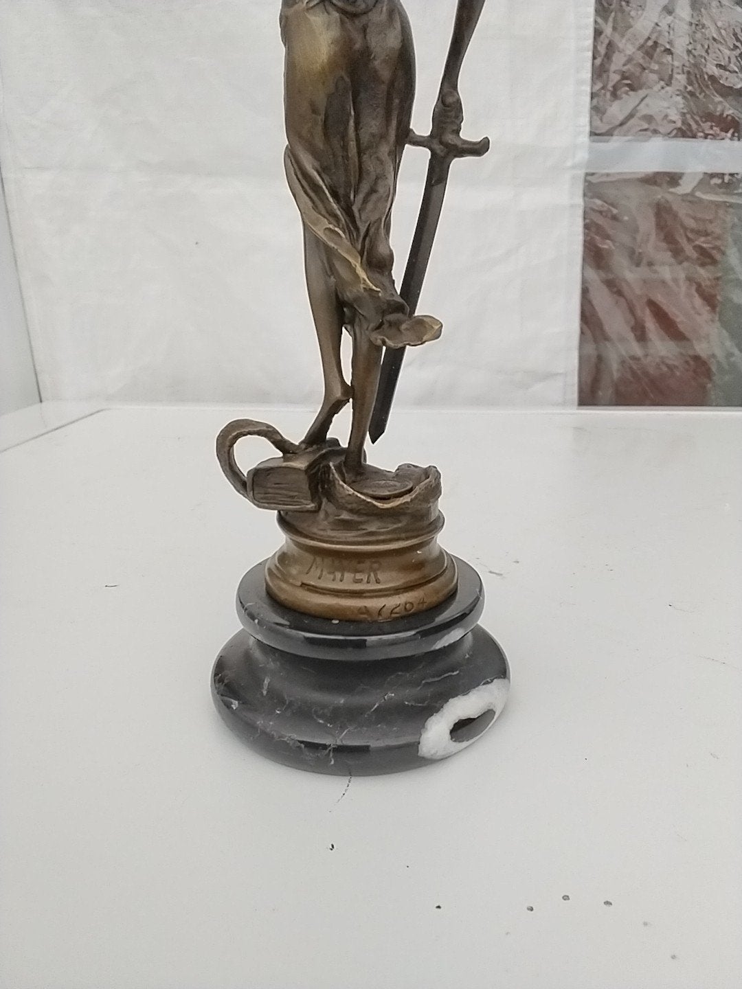 Bronzen beeld Vrouwe Justitia op marmeren sokkel, Antiek en Kunst, Ophalen of Verzenden