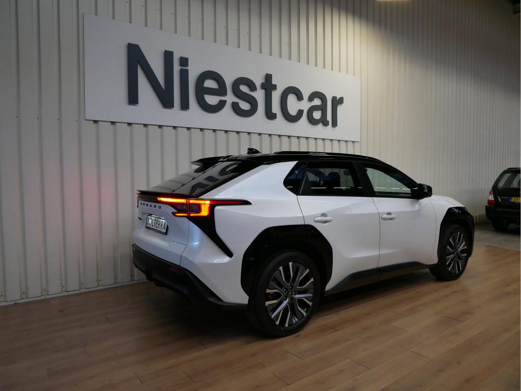Subaru SOLTERRA 4E-xperience+ 73.1 kWh Two Tone (bj 2026), Gebruikt, Zwart, Wit, Vierwielaandrijving