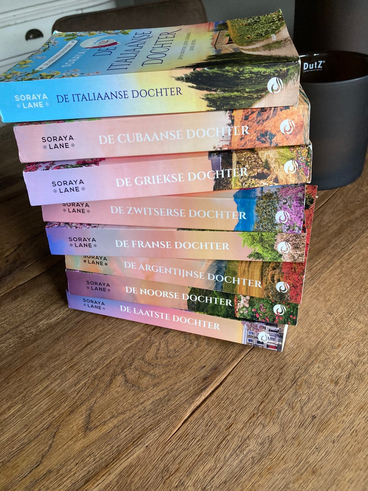 De verloren dochters van Soraya Lane deel 1t/m 8, Boeken, Romans, Ophalen, Zo goed als nieuw, Wereld overig