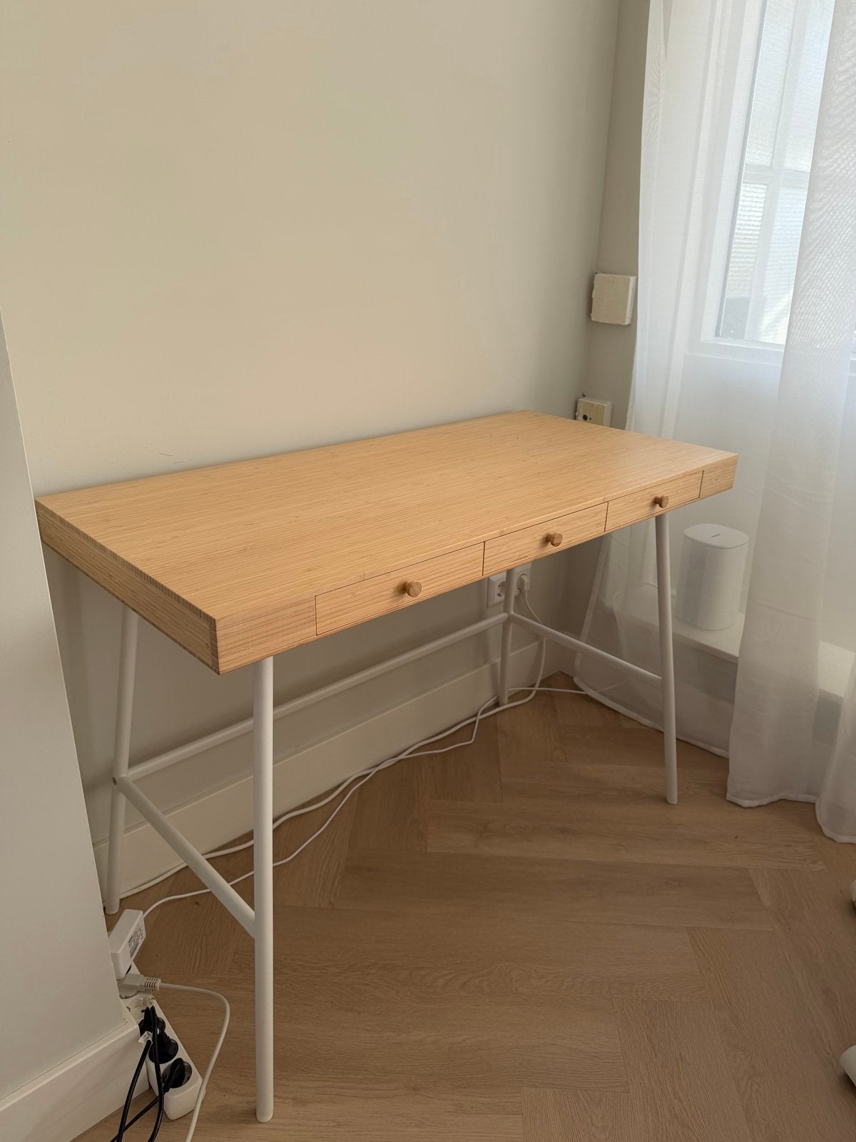 Modern houten bureau met lades, Huis en Inrichting, Ophalen, Bruin, Zo goed als nieuw, Computerbureau