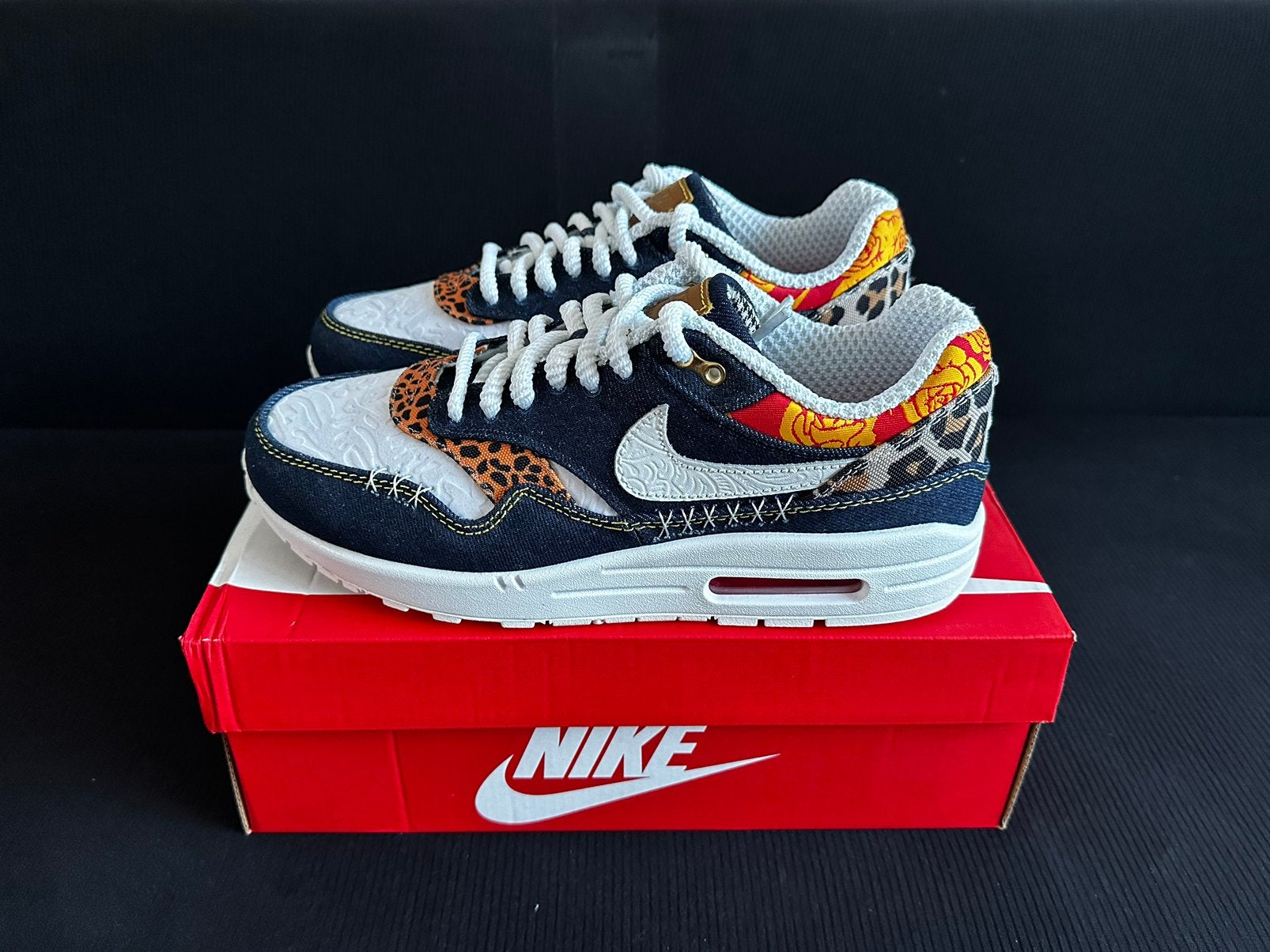 Nike Air Max 1 / “Denim Leopard” / Maat 44, Kleding | Heren, Schoenen, Blauw, Nieuw, Ophalen of Verzenden, Sneakers of Gympen