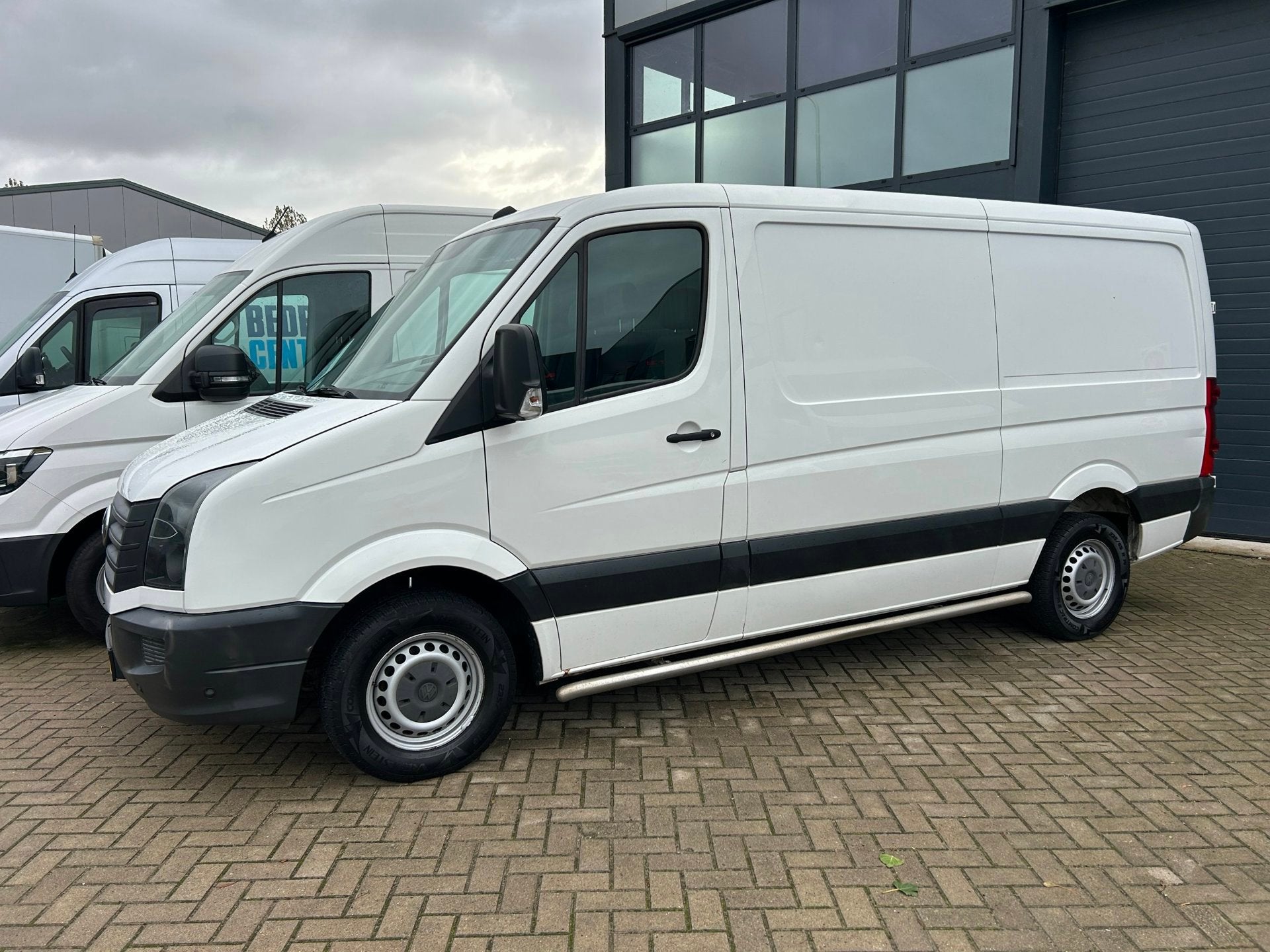 Volkswagen Crafter 35 2.0 TDI 136PK L2H1 3.500kg. trekhaak, Auto's, Euro 5, Gebruikt, Zwart, 4 cilinders