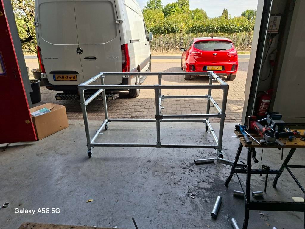 BBQ buitenkeuken onderstel op wielen, Tuin en Terras, Buitenkeukens, Gebruikt, Houtskool, Onbekend, Ophalen of Verzenden
