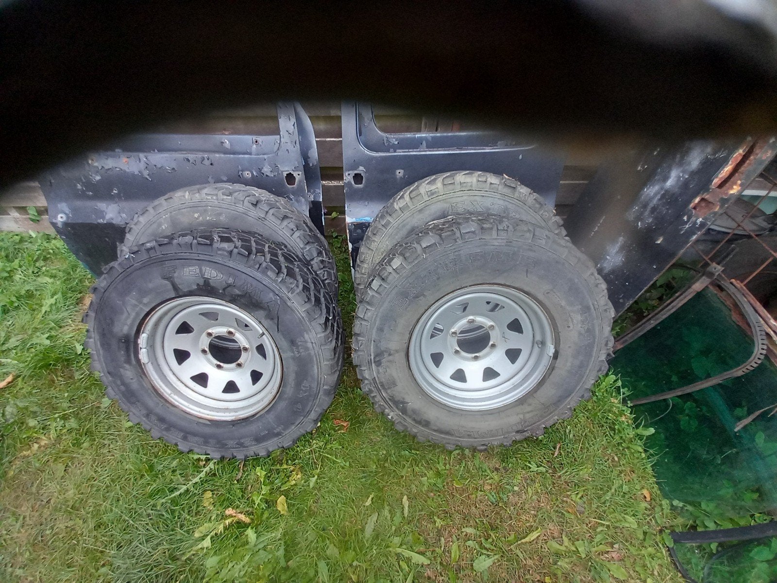 mooie velgen met banden 6x139.7 16 inch landrover/chevrolet., Ophalen, Chevrolet