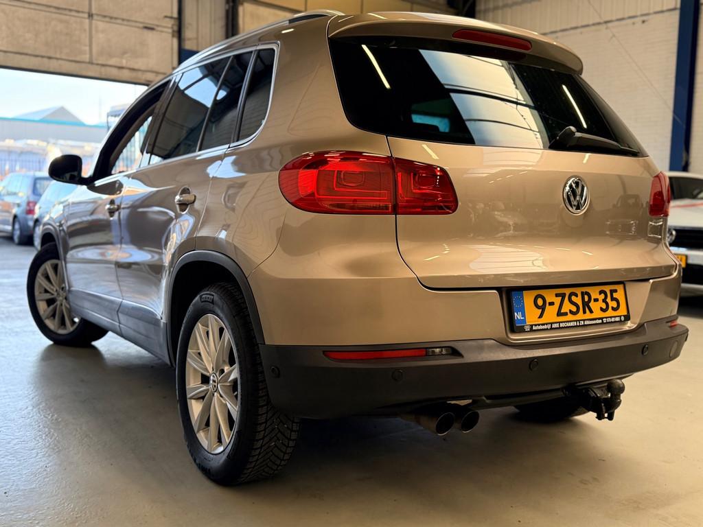 Volkswagen Tiguan 1.4 TSI Sport&Style Automaat,Trekhaak, Auto's, Euro 5, 4 cilinders, Alcantara, Bedrijf