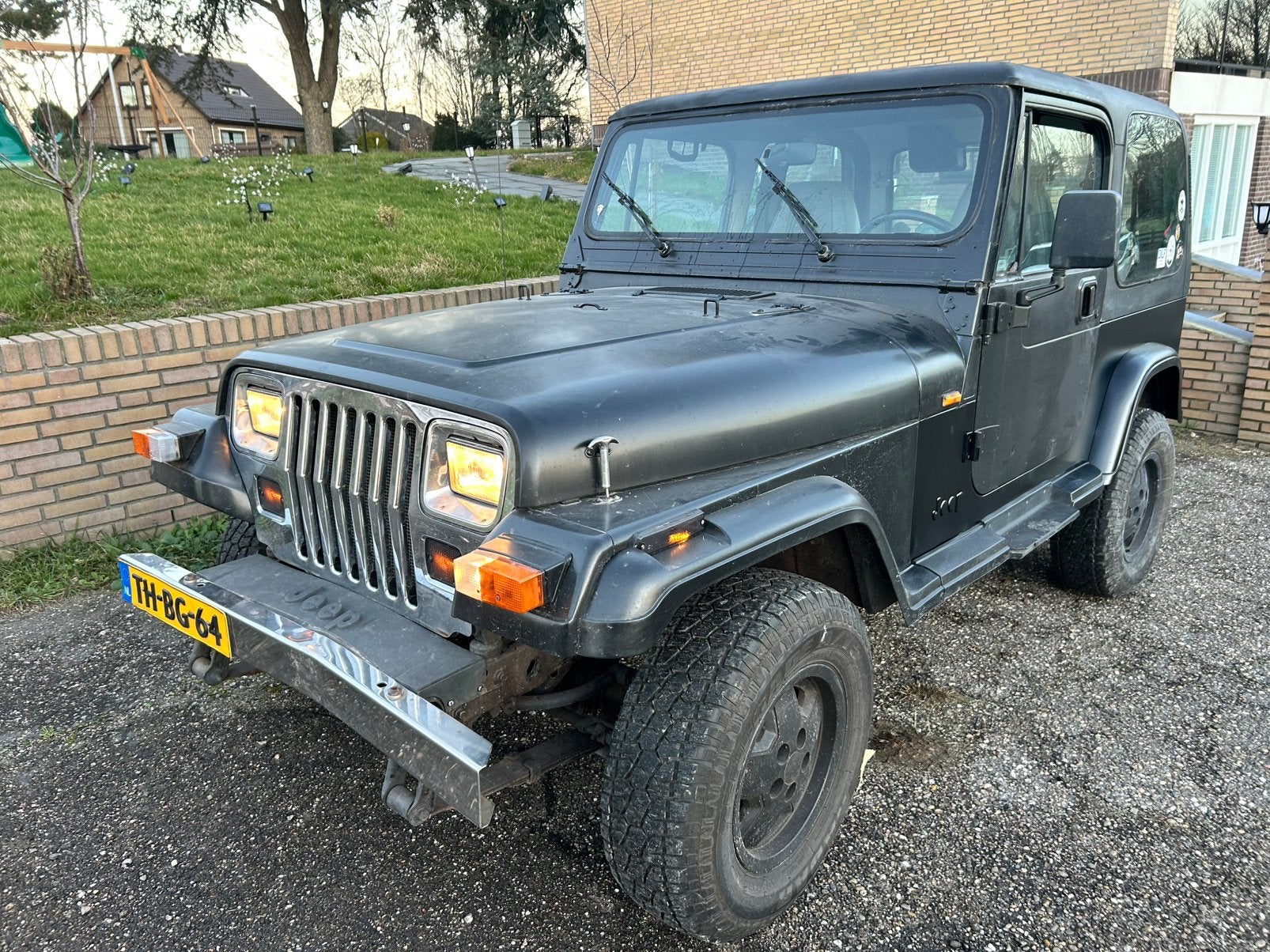 Wrangler 2.5 Hard Top APK 31-7-27 RIJD PERFECT! NAP, 4 cilinders, 4 stoelen, Leder en Stof, Zwart