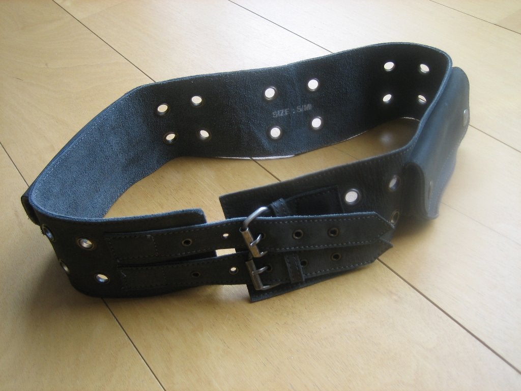 Brede grijs leren riem met 2 tasjes NÜ by STAFF S/M snazzeys, Kleding | Dames, 5 cm of meer, Echt leder, Nü by Staff, Nieuw