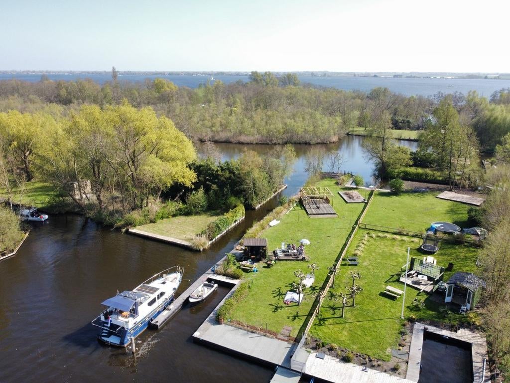 Recreatie eiland Westeinder plassen 615m2 met aanlegsteigers, Rijsenhout/ Aalsmeer, Verkoop zonder makelaar, 500 tot 1000 m²
