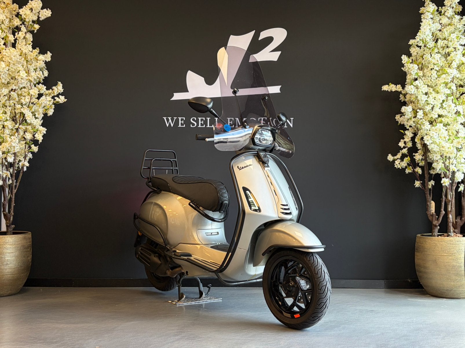 Vespa Sprint | White Gold | Brom | 2025 | 9860 km