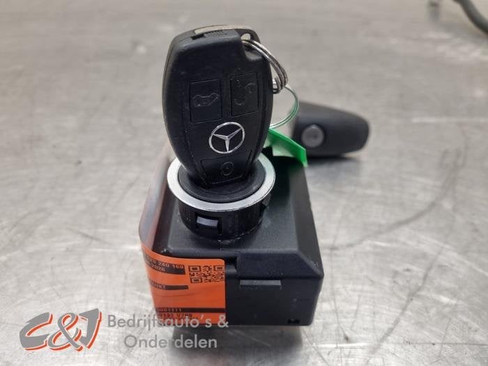 Kontaktslot + Sleutel van een Mercedes Vito, Gebruikt, -, Ophalen of Verzenden, -