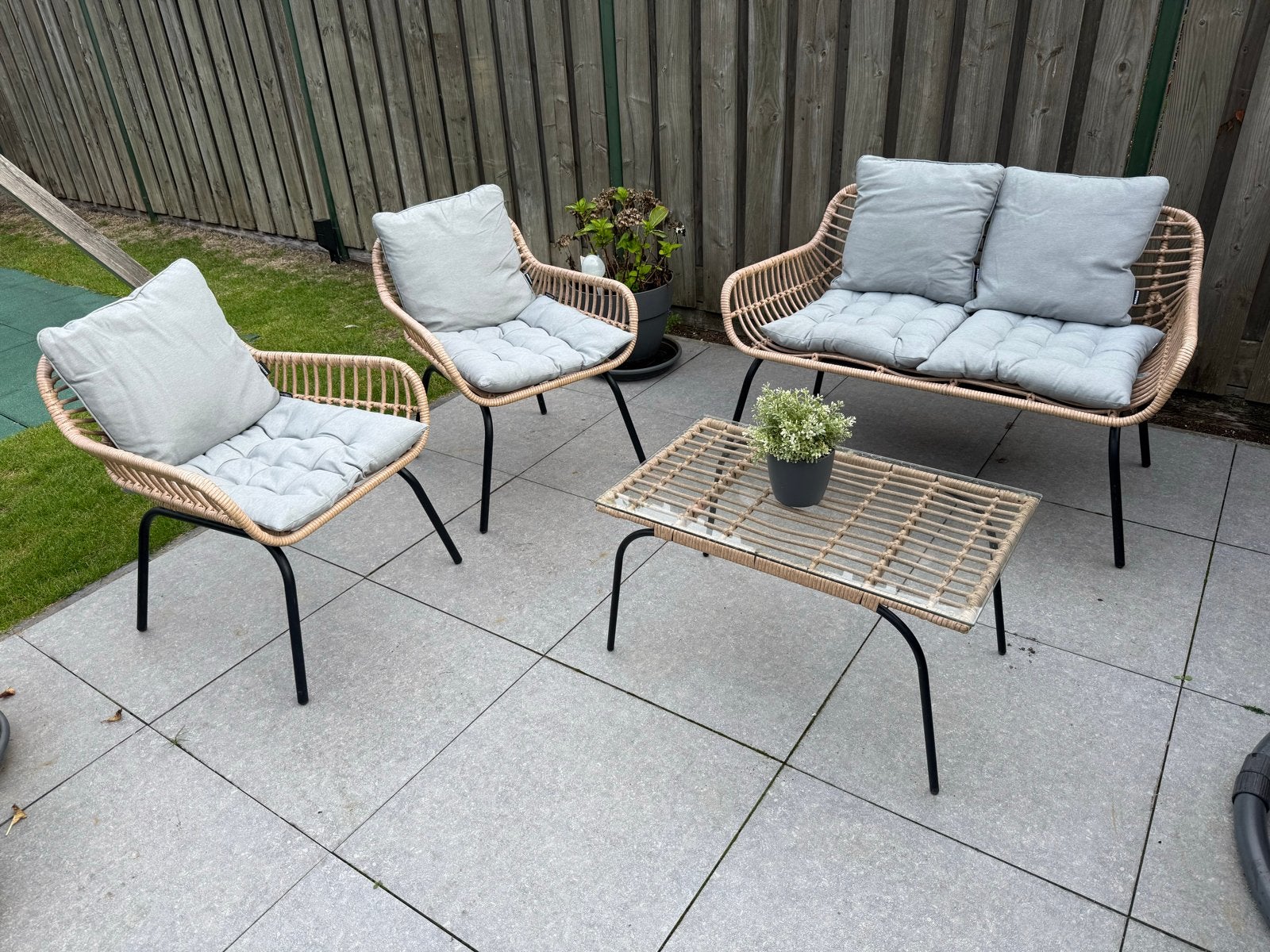 Nette tuinset met nieuwe kussens, Ophalen, 4 zitplaatsen, Gebruikt, Rotan