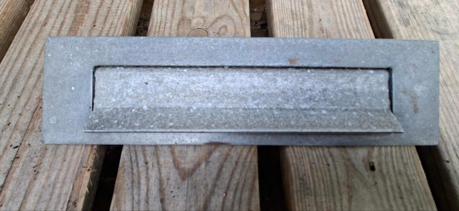 Gebruikte brievenbusklep, lijkt aluminium, Ophalen of Verzenden, Gebruikt, Inbouw