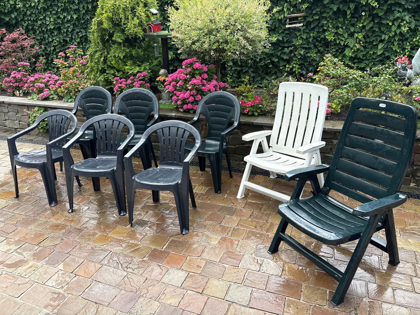 Tuinstoelen - 7 donkergroen, 1 wit, 2 verstelb. 1 kist bier, Ophalen, Gebruikt, Kunststof, Verstelbaar