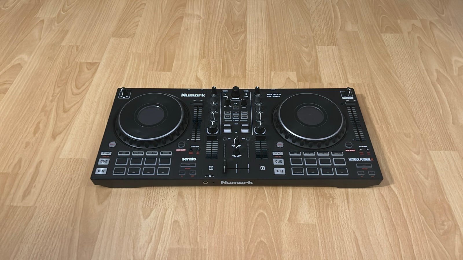 Numark Mixtrack Platinum FX DJ Controller, Ophalen of Verzenden, Zo goed als nieuw, Dj-set, Numark