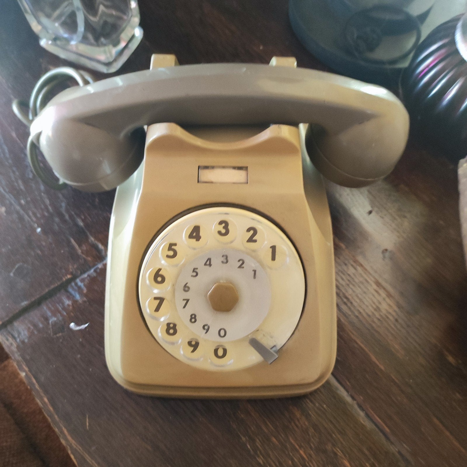 Draaischijf telefoon, Ophalen