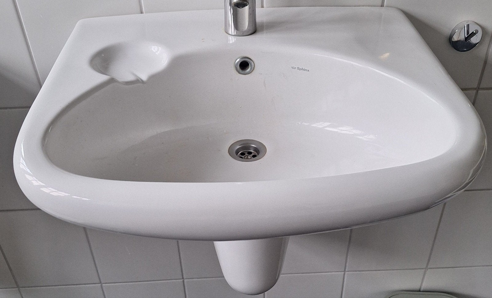 gratis: 2x wastafel wit keramiek, Ophalen, Gebruikt, Wastafel