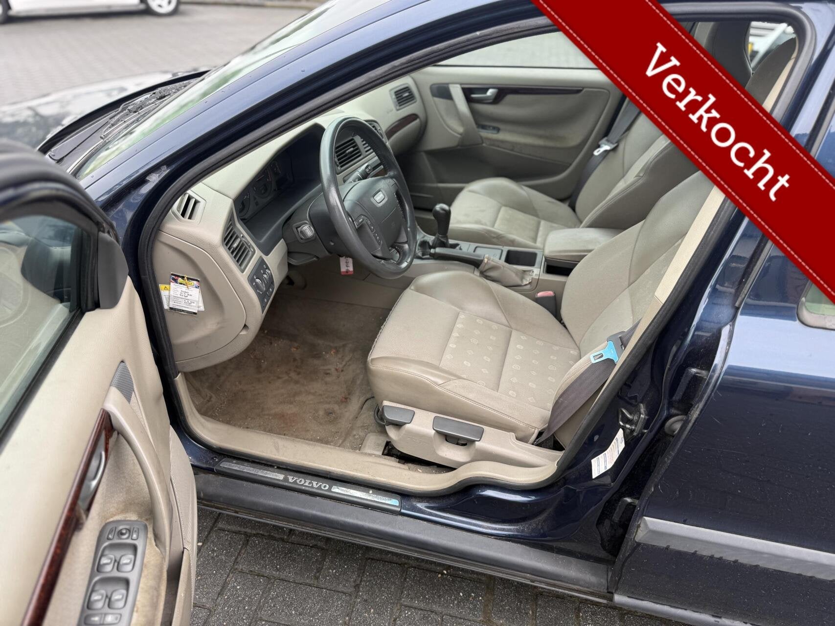 Volvo V70 2.4 Bi-Fuel Goedkoop rijden HANDELSVERKOOP, Auto's, Voorwielaandrijving, Zwart, Blauw, Leder en Stof