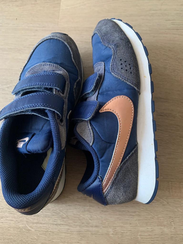 Nike sneakers maat 34, Ophalen, Jongen of Meisje, Schoenen, Zo goed als nieuw