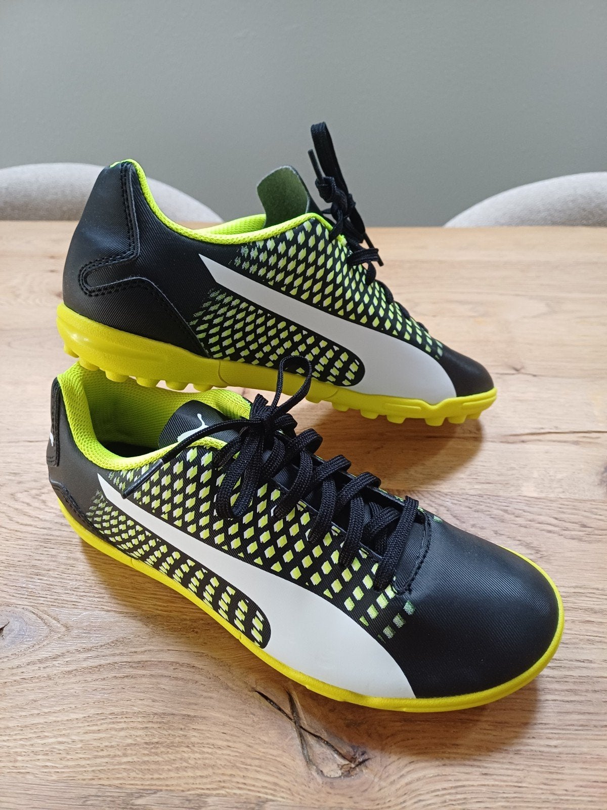 Puma sportschoen voetbal schoenen kunstgras 39 nieuw, Maat XS of kleiner, Schoenen, Nieuw, Ophalen of Verzenden