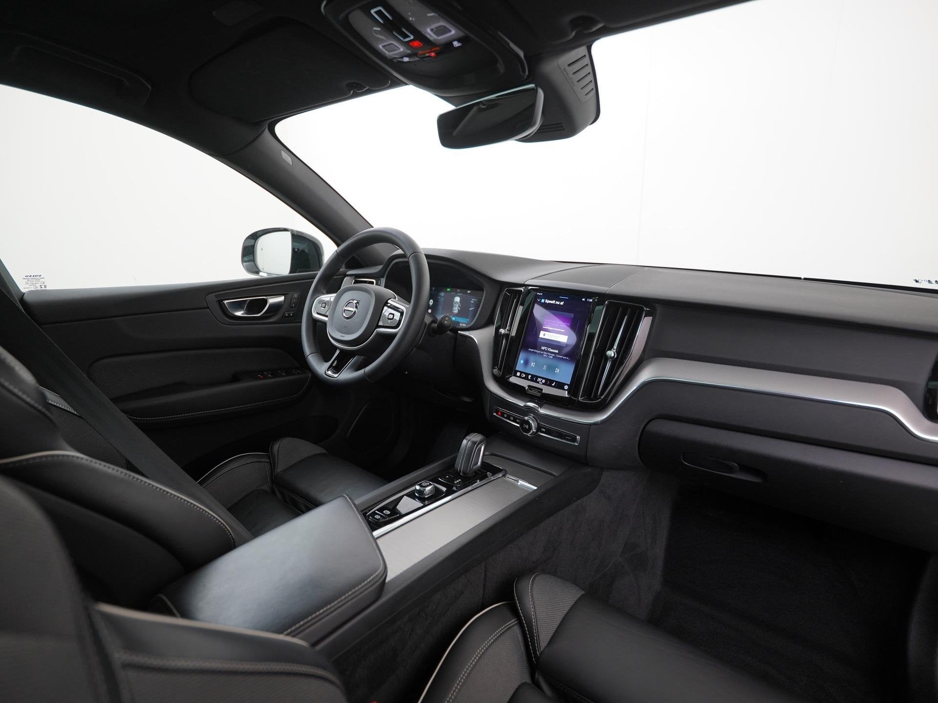Volvo XC60 2.0 T6 Long Range AWD Plus Dark | Leder | 360 Cam, Automaat, Gebruikt, Euro 6, 180 min