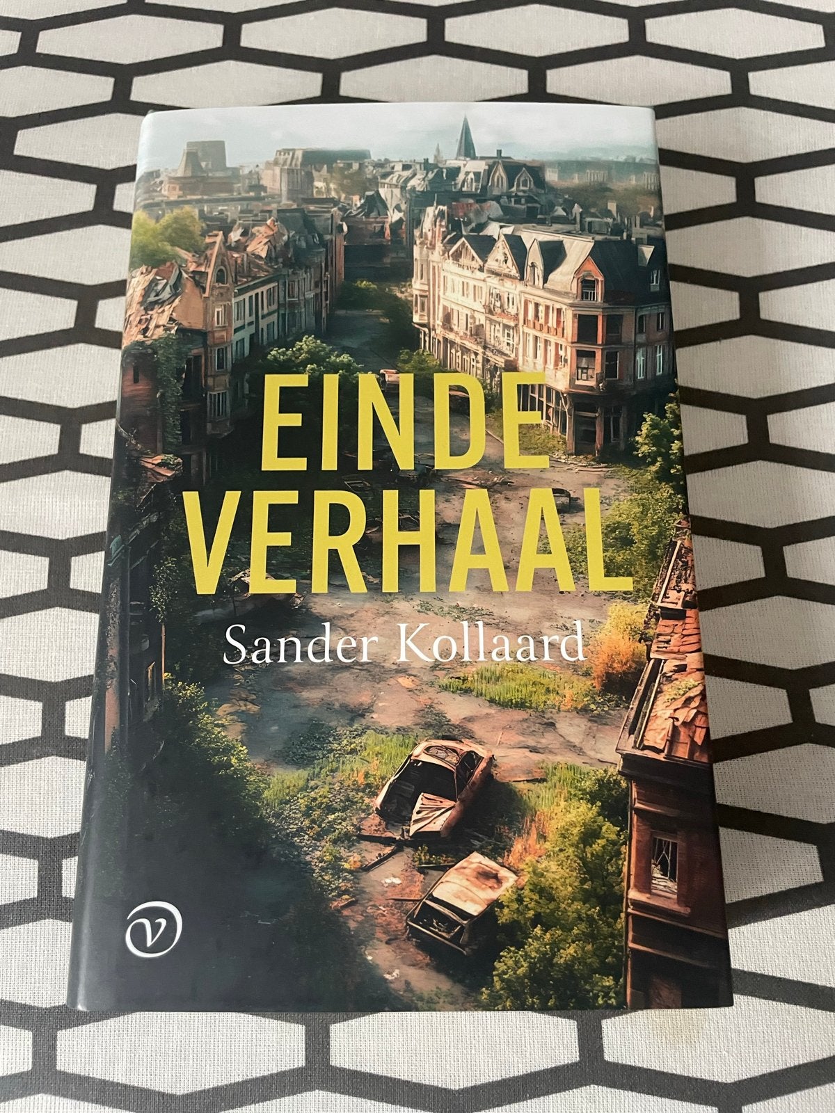 Einde Verhaal - Sander Kollaard (Zo goed als nieuw), Ophalen of Verzenden, Zo goed als nieuw