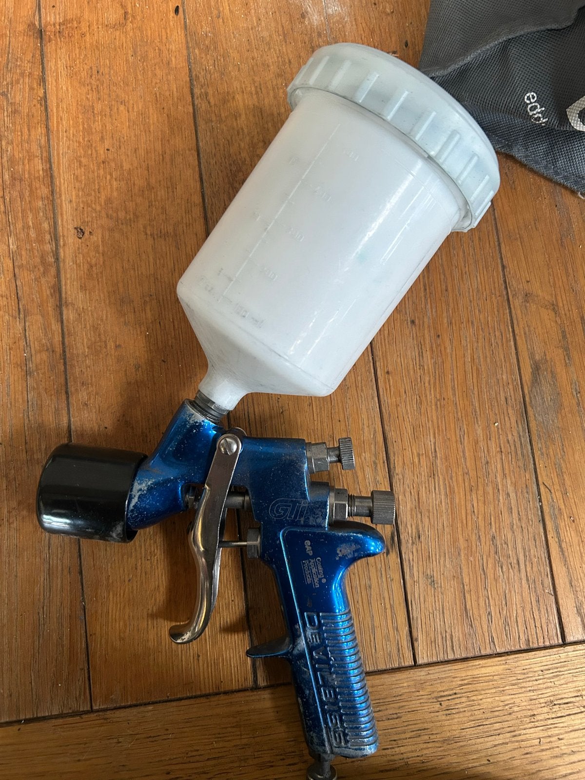 Devilbiss GTI spuitpistool - Gebruikt, Doe-het-zelf en Verbouw, Schildersmaterialen, Ophalen of Verzenden, Gebruikt, Verfspuit of Verfpomp