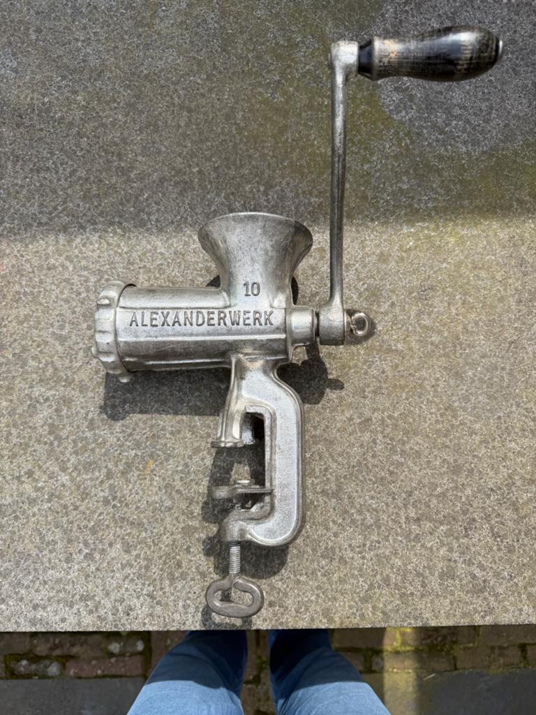 Antieke Alexanderwerk vleesmolen - Vintage keukenmachine, Antiek en Kunst, Ophalen of Verzenden