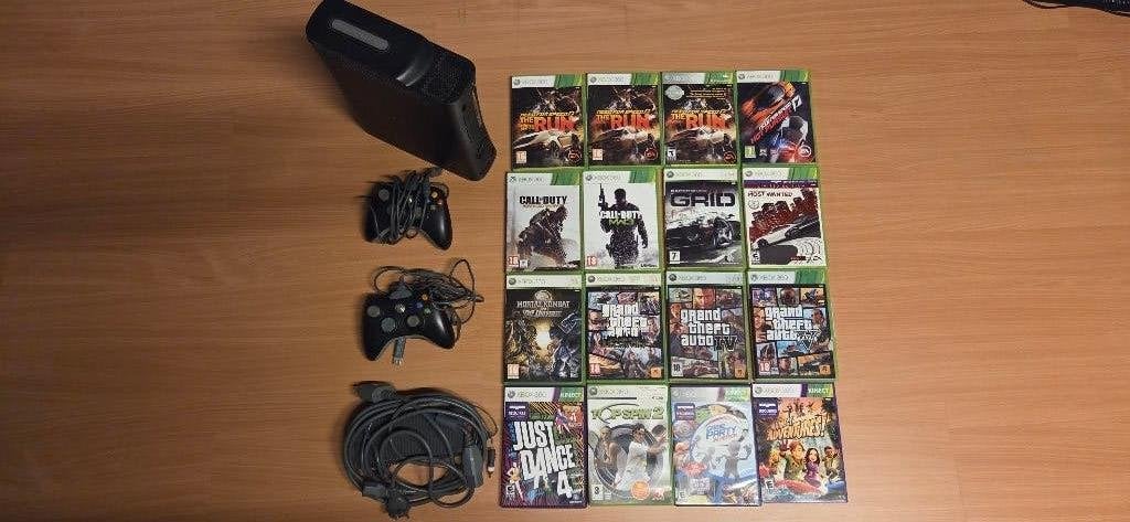 Xbox 360 Slim 120GB + 2 controllers + 16 games, 3 spelers of meer, Ophalen, Gebruikt, Vanaf 3 jaar