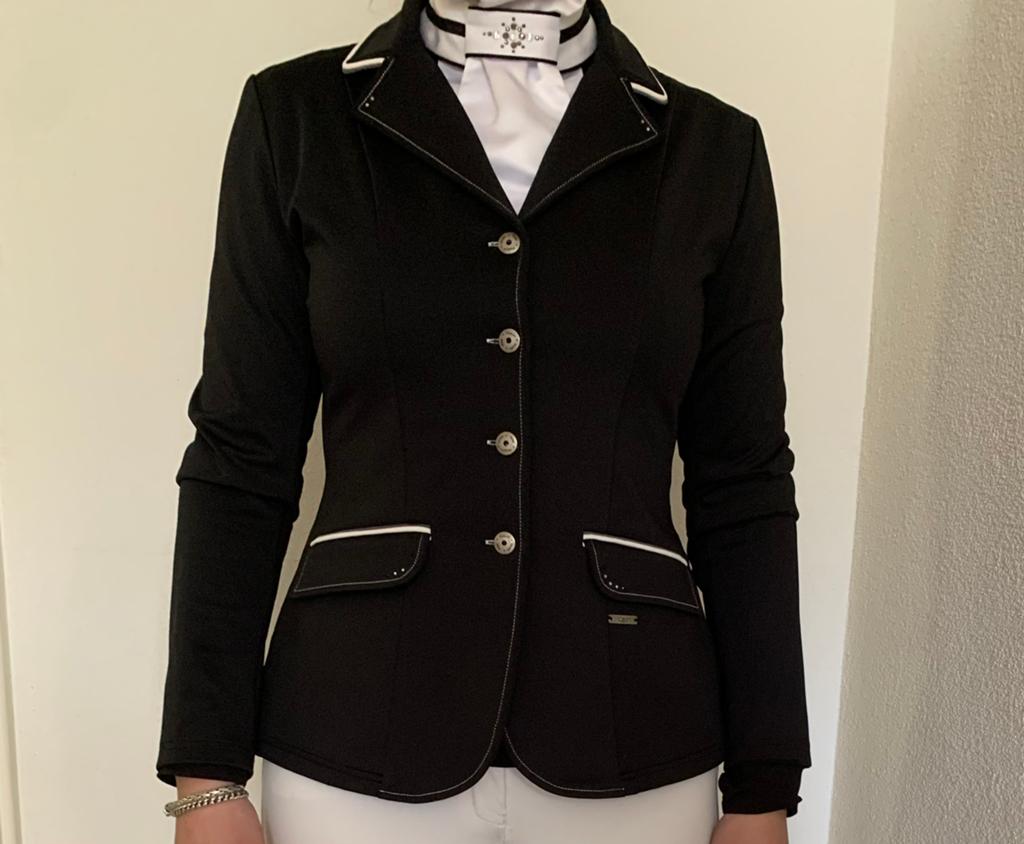 QHP wedstrijd jasje maat 40, Dieren en Toebehoren, Paardrijkleding, Ophalen of Verzenden, Zo goed als nieuw, Dressuur, Bovenkleding