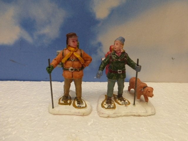 lemax snowshoe backpackers kerstdorp poppetjes figurines, Ophalen of Verzenden, Zo goed als nieuw