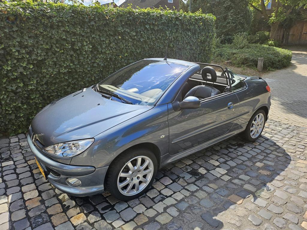 Peugeot 206 2.0 16V CC 2005 Grijs, 136 pk, Zwart, 4 cilinders, Cabriolet