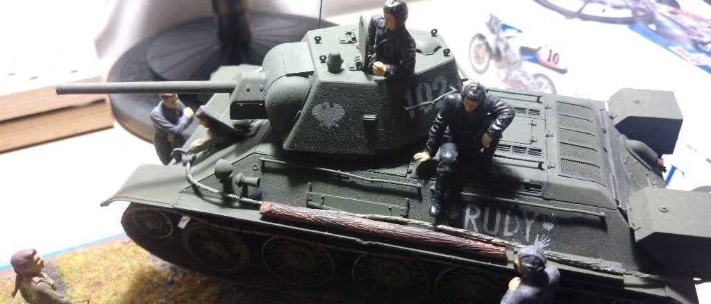Diorama T34 Rudy 102, Ophalen of Verzenden, Zo goed als nieuw, 1:35 tot 1:50, Diorama