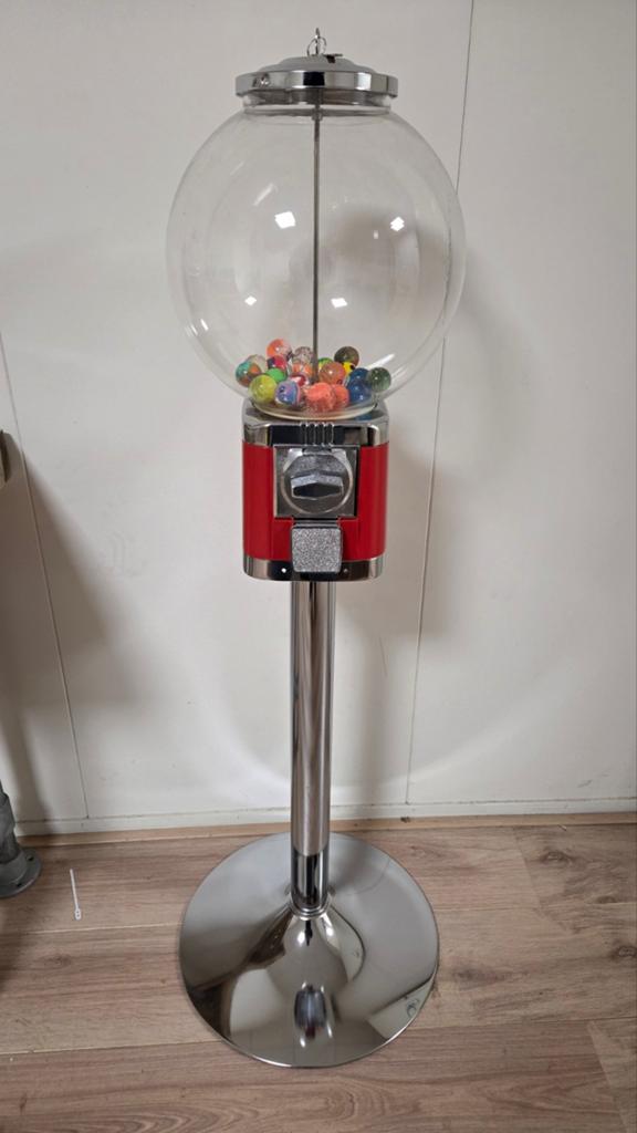 Kauwgomballen stuiterballen automaat op voet, Verzamelen, Automaten | Overige, Ophalen of Verzenden