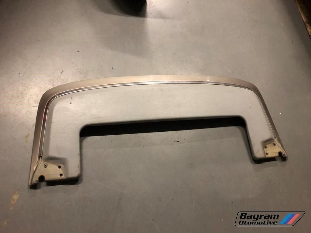 Bmw E30 cabrio afdekplaat achter cabriodak beige 3-serie 325