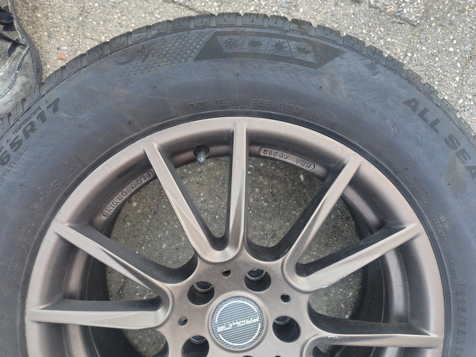 4 stuks aluminium velg met 4 seizoen band Tarraco Tiguan, Ophalen, 18 inch, Banden en Velgen, Nieuw