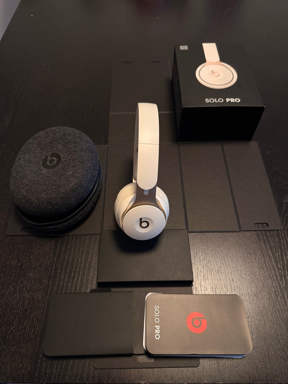Beats Solo Pro Draadloze On-Ear Koptelefoon - Ivory Wit, Audio, Tv en Foto, Koptelefoons, Bluetooth, Beats, On-ear, Ophalen of Verzenden