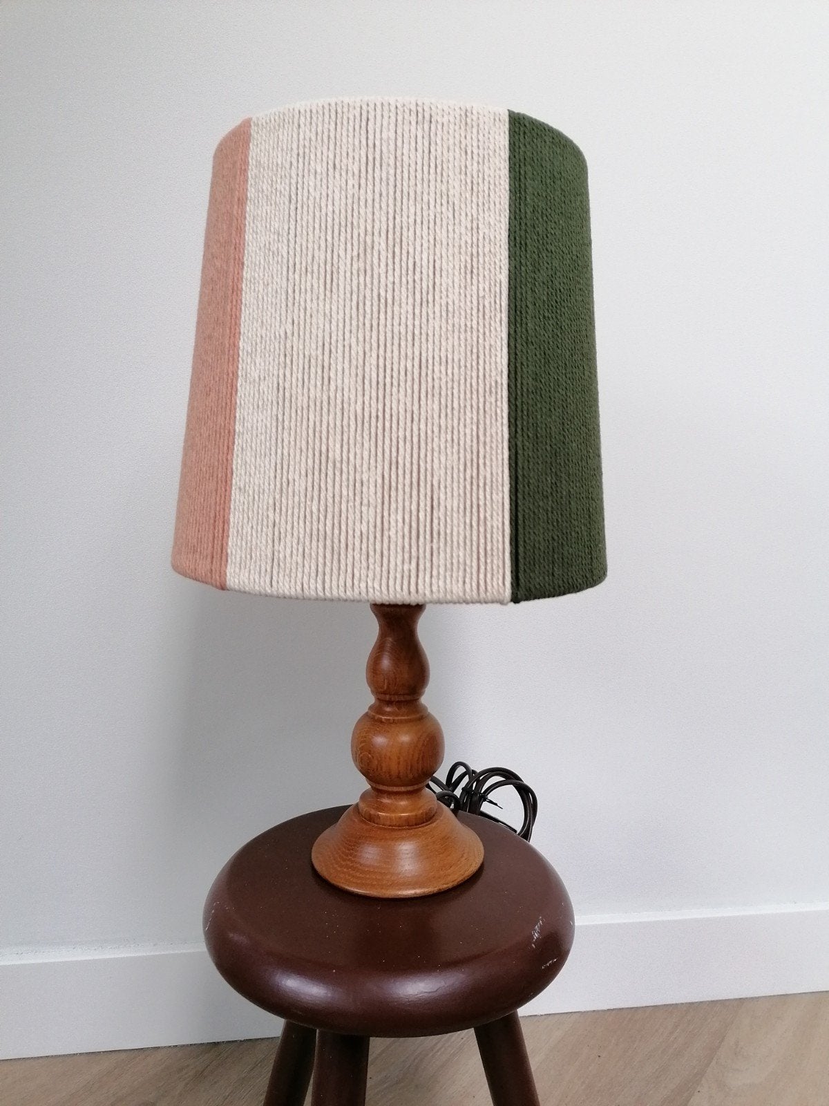 Vintage houten tafellamp met handgemaakte kap, Ophalen of Verzenden, Gebruikt, Hout