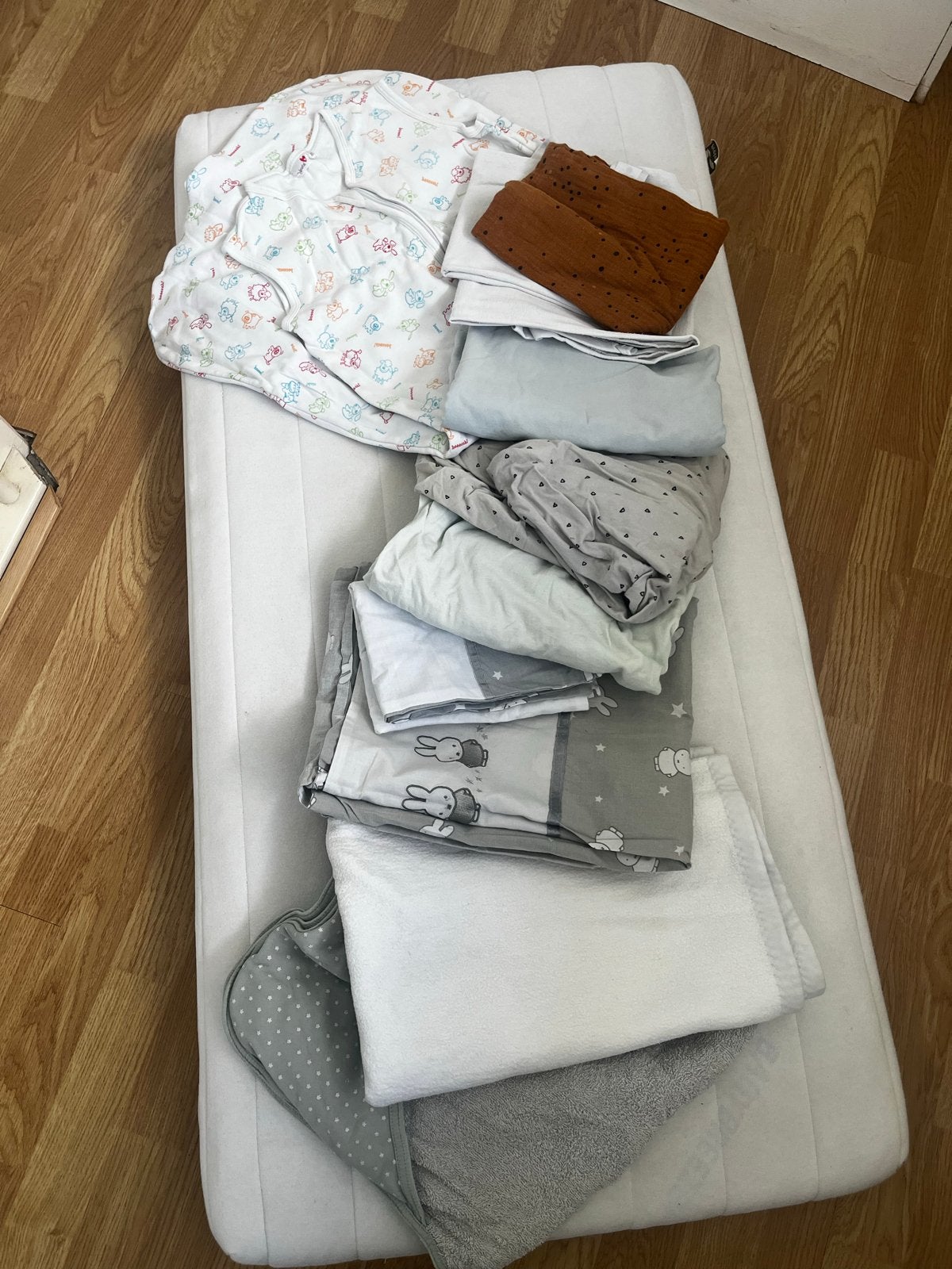 Complete starterset ledikant: Aerosleep matras, beddengoed,, Gebruikt, Jongetje of Meisje, Wit, Ophalen of Verzenden