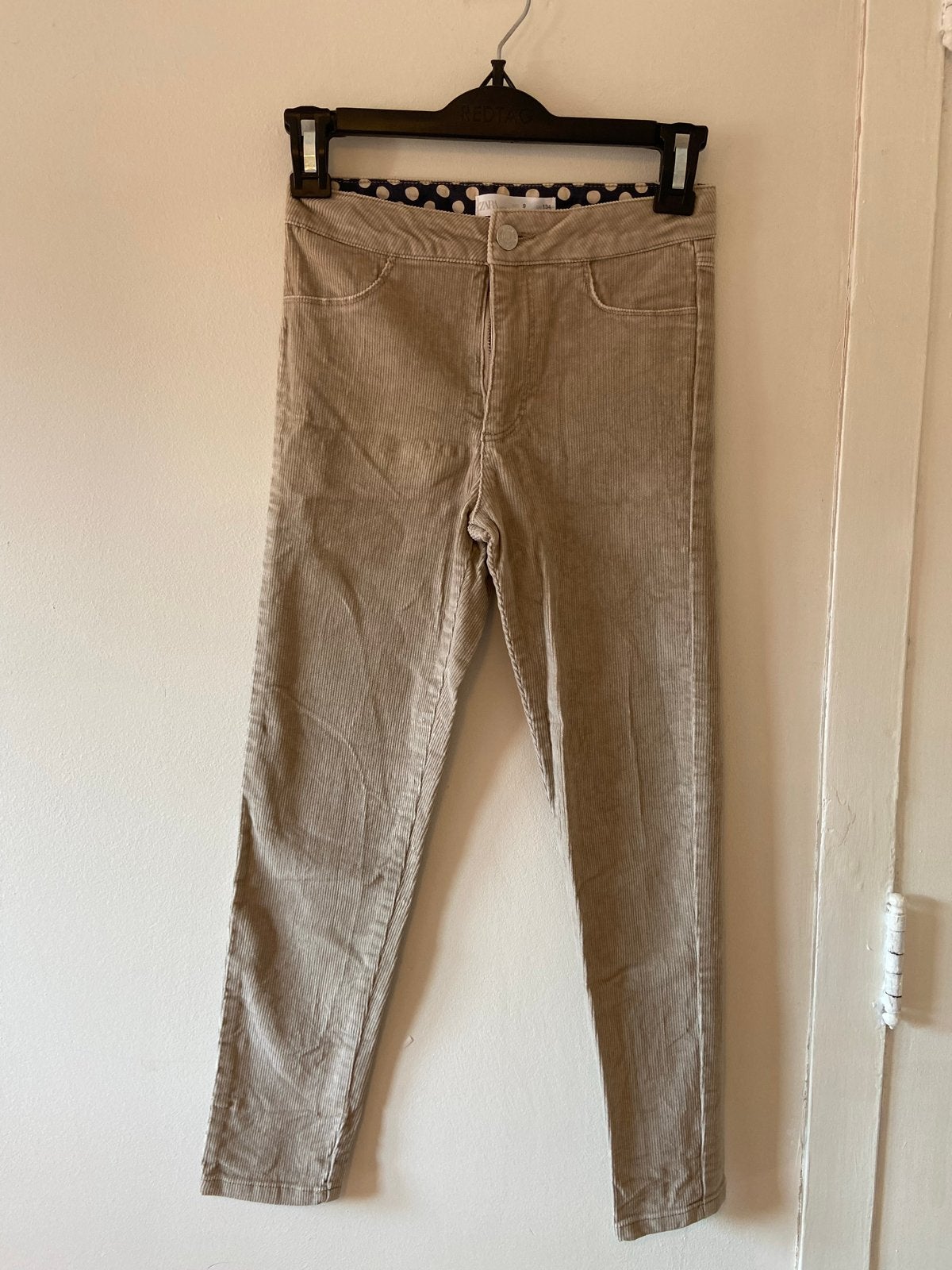 Zara Kids beige ribbroek maat 134, Ophalen of Verzenden, Gebruikt, Meisje, Broek