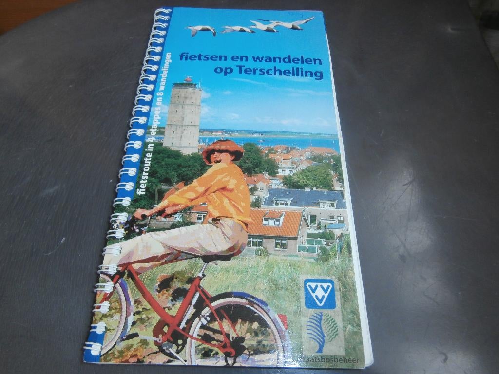 Reisgids Fietsen en wandelen op Terschelling Staatsbosbeheer, VVV, Fiets- of Wandelgids, Ophalen of Verzenden, Benelux