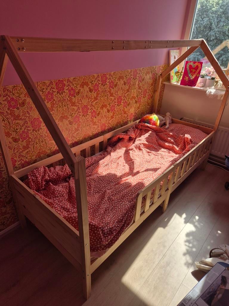 Peuter/kleuterbed incl. matras moet vandaag of morgen weg!, Kinderen en Baby's, Kinderkamer | Bedden, Ophalen, Gebruikt, 70 tot 85 cm