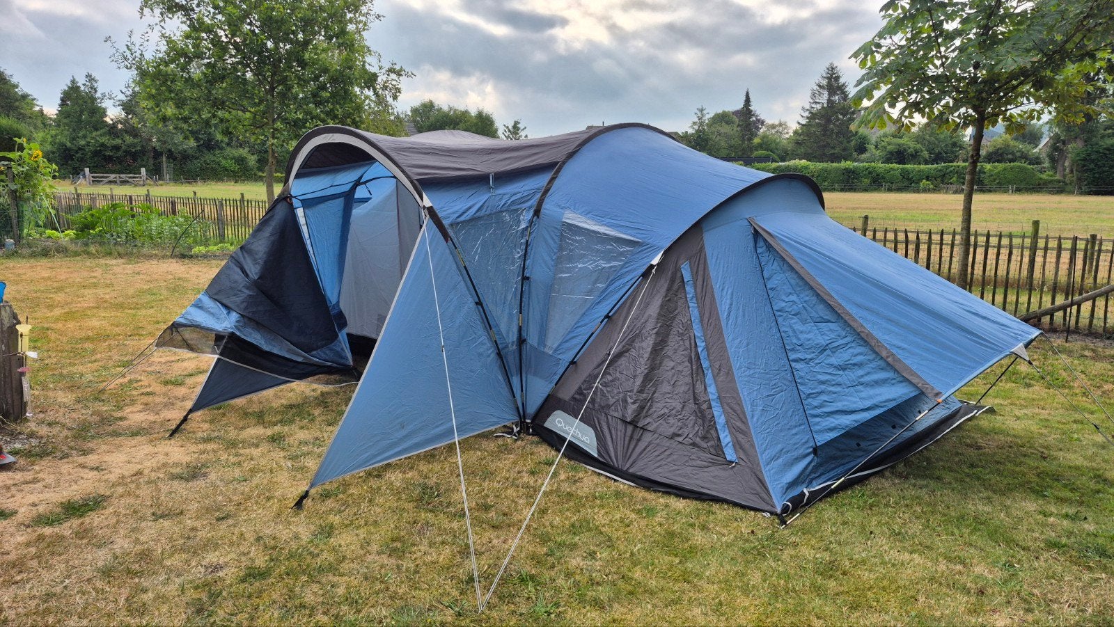 Quechua T4.2 XL air  4 pers. + accesoires, Ophalen, Zo goed als nieuw, Tot en met 4