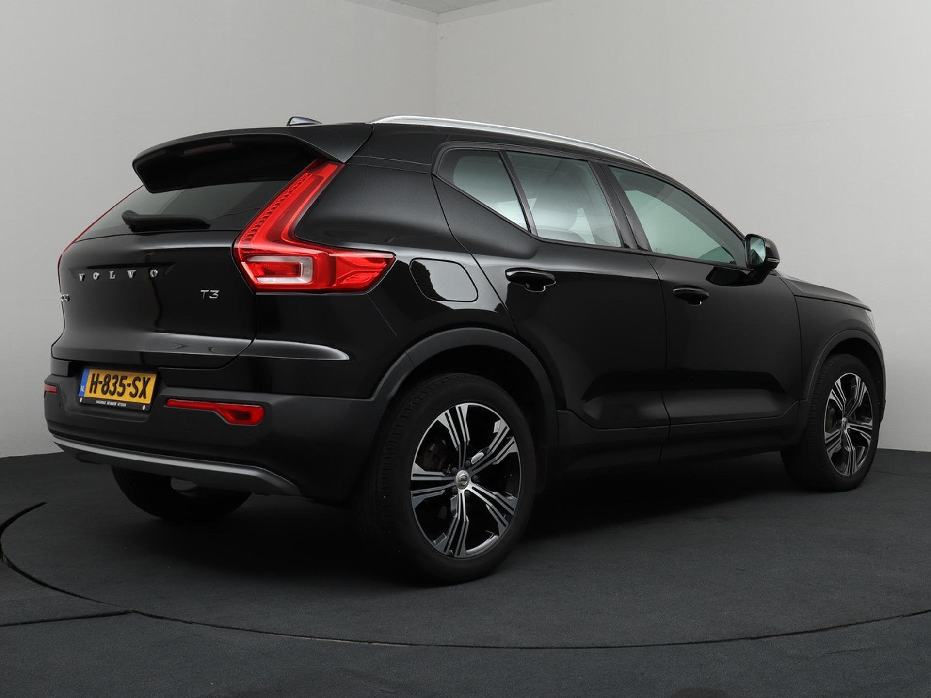 Volvo XC40 1.5 T3 Momentum Automaat | LED | Camera | Navigat, Auto's, Volvo, Gebruikt, Euro 6, Leder en Stof, SUV of Terreinwagen