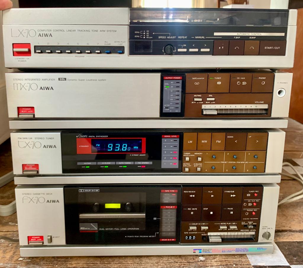 AIWA midiset 1983 versterker tuner cassettedeck platenspeler, Tuner of Radio, Losse componenten, Niet werkend, AIWA Co., LTD.